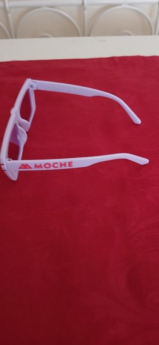 Óculos de sol Moche, novos