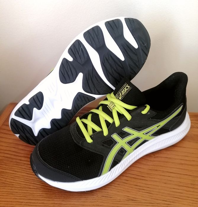 Ténis ASICS - 39 (Novas, nunca usadas)