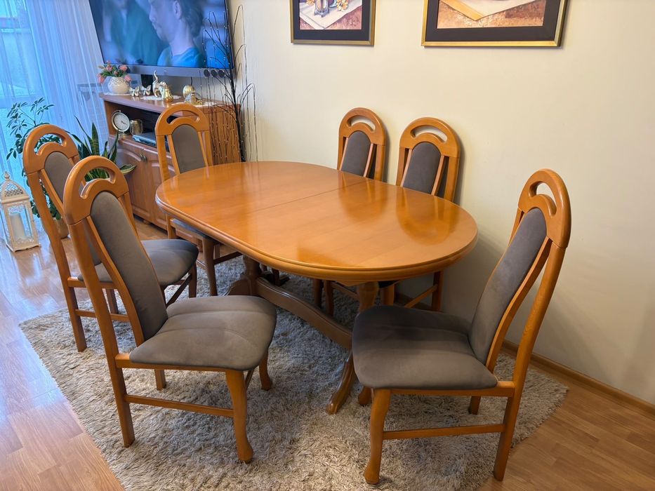 Stół z krzesłami drewno