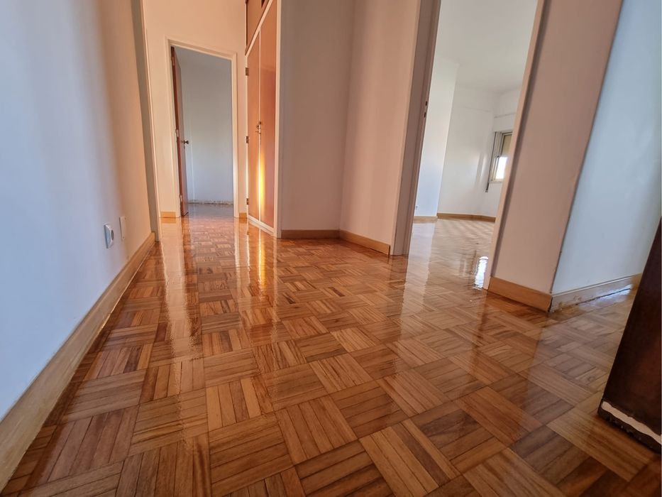 DISPONIBILIDADE IMEDIATA ! Afagamentos e Envernizamentos | Afagar chão