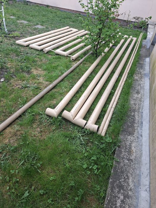 Rury, po instalacji grzewcze, zdemontowane.