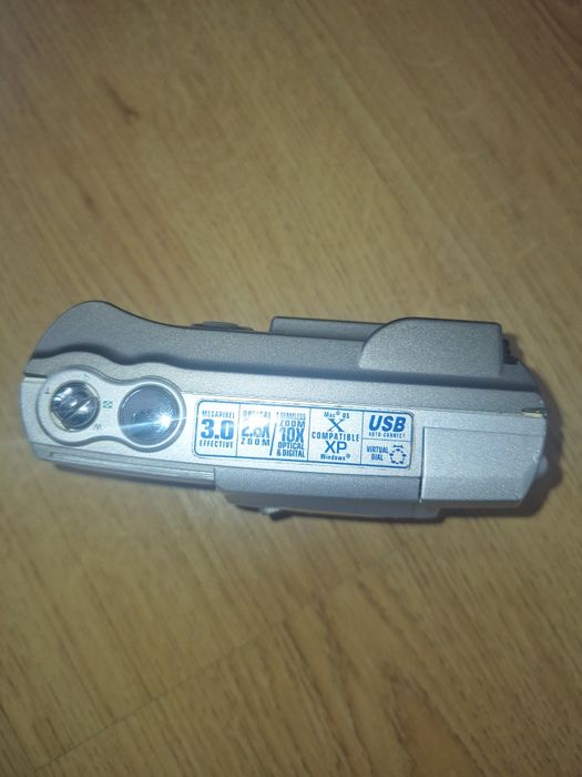 Aparat oliympus Camedia  C- 300  ZOOM  z kartą 128 MB