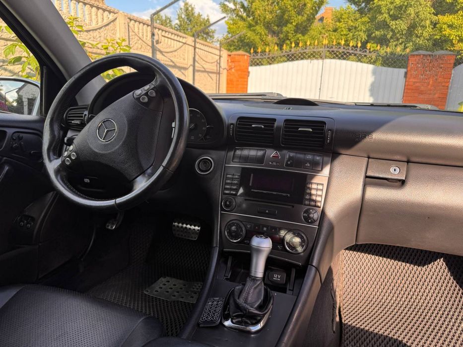 Mercedes-Benz C-Class Coupe 2.0 Compressor AT