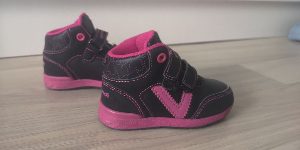 Adidaski Sprandi