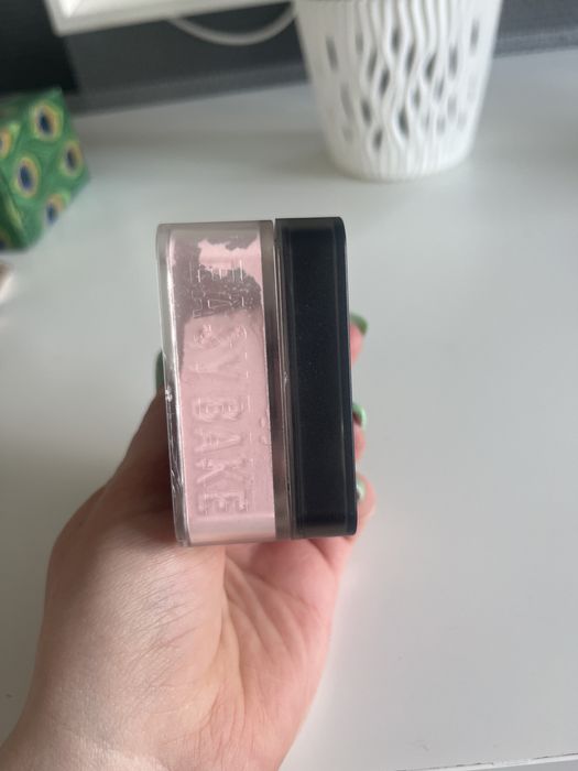 Huda beauty puder - cherry blossom cake
