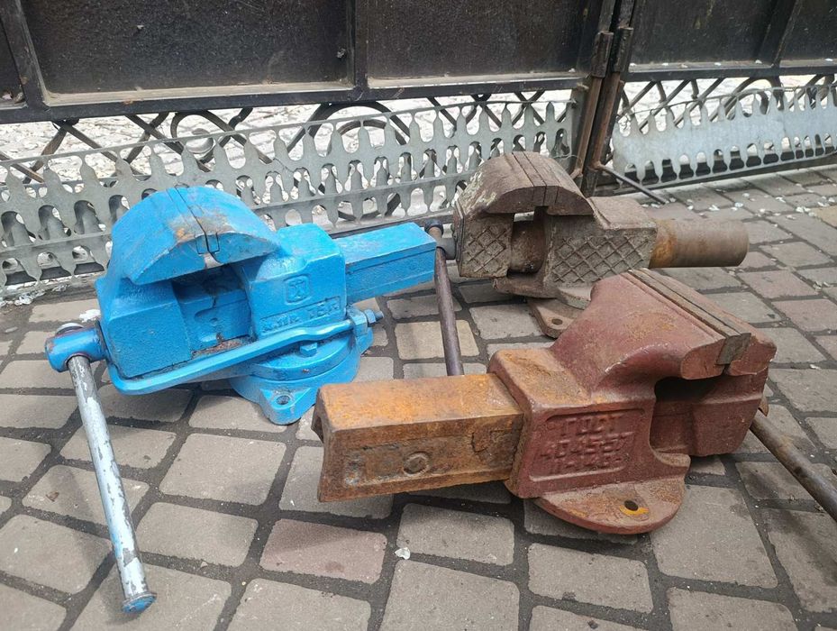 Продам тиски  слесарные
