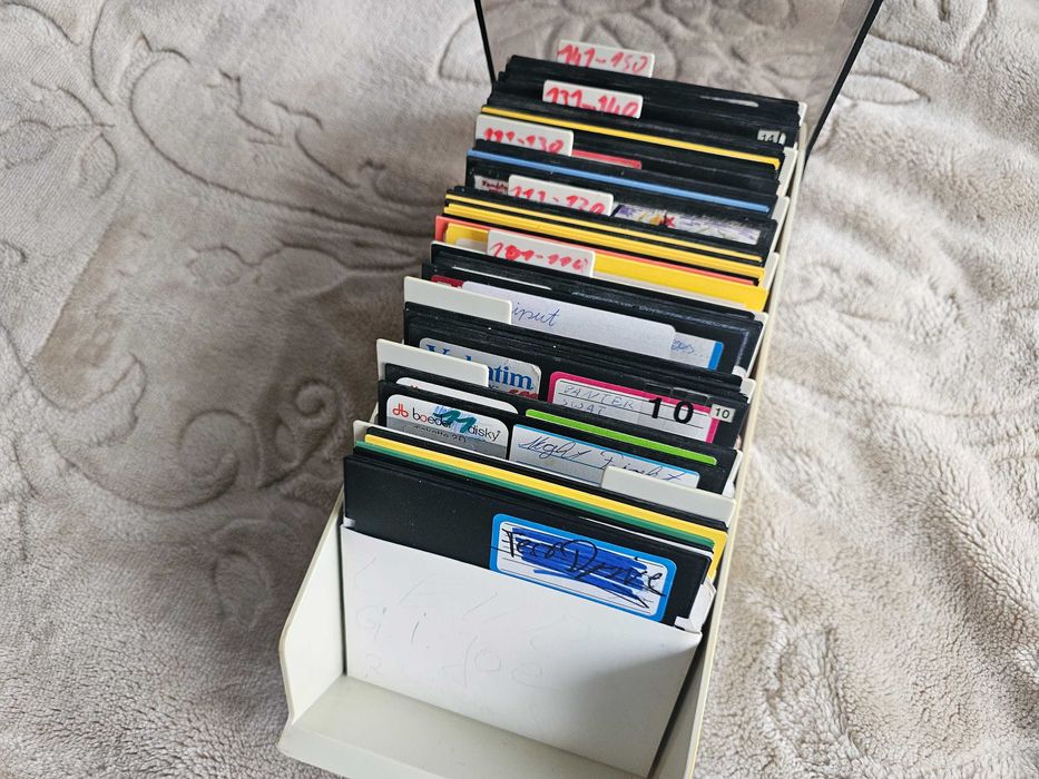 Dyskietki 5.25'' dla Commodore C64 / 128 48szt. pudełko kluczyk