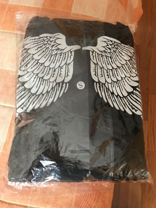 Camisola com "asas" NOVA preta para jovens originais