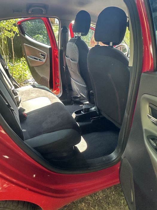 Автомобіль lancia ypsilon 2012