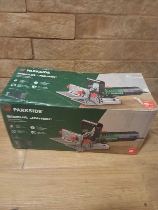 Інструмент Parkside некомпликтований.