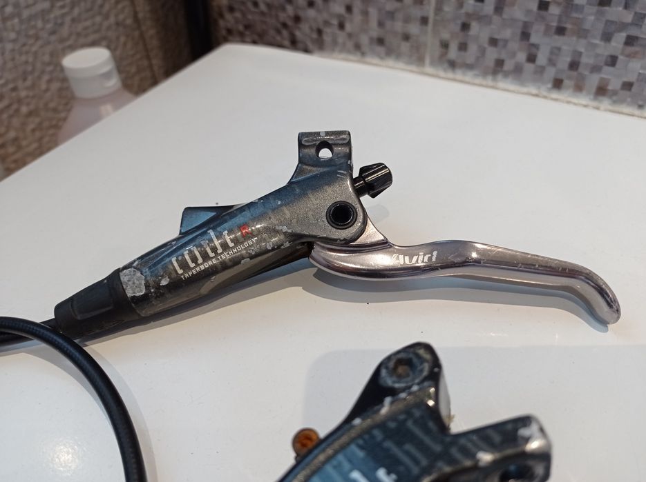 Hamulce avid code R uszkodzone