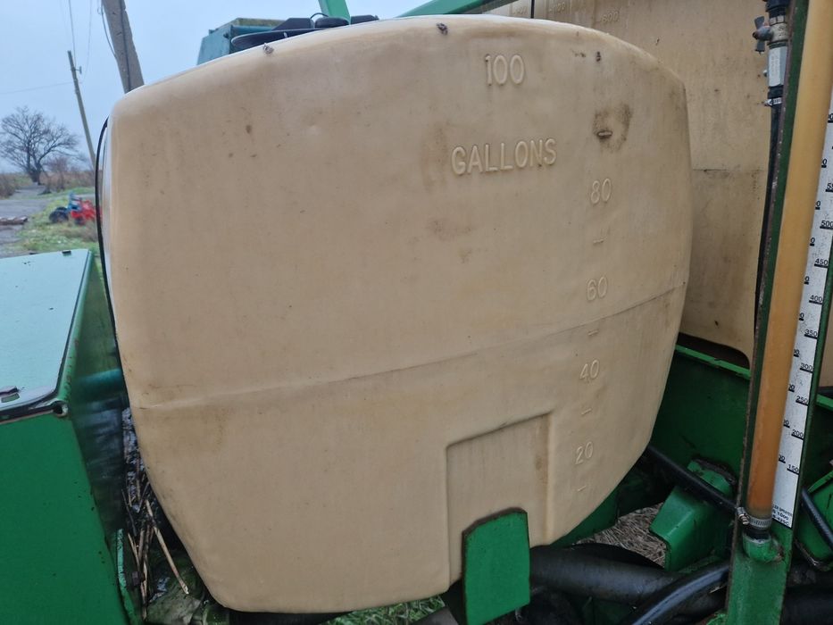 Оприскувач GREAT PLAINS TSE 1090, шир. 27 м, 4 куб., електроніка, 2005