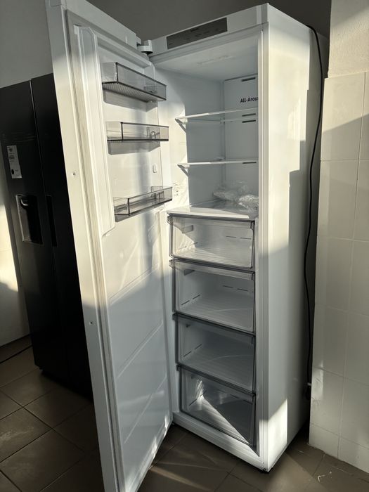 Морозильна камера Samsung, RZ32C7AE6WW