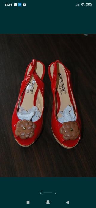 Czerwone szpilki Hit! 38