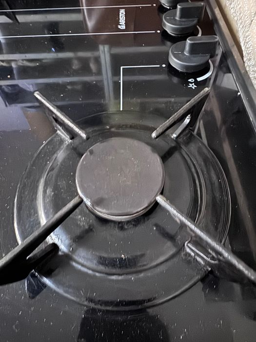 Placa a Gás Ariston (4 Bicos) – Vidro Estreito Preto (Como Nova / Excelente Estado)