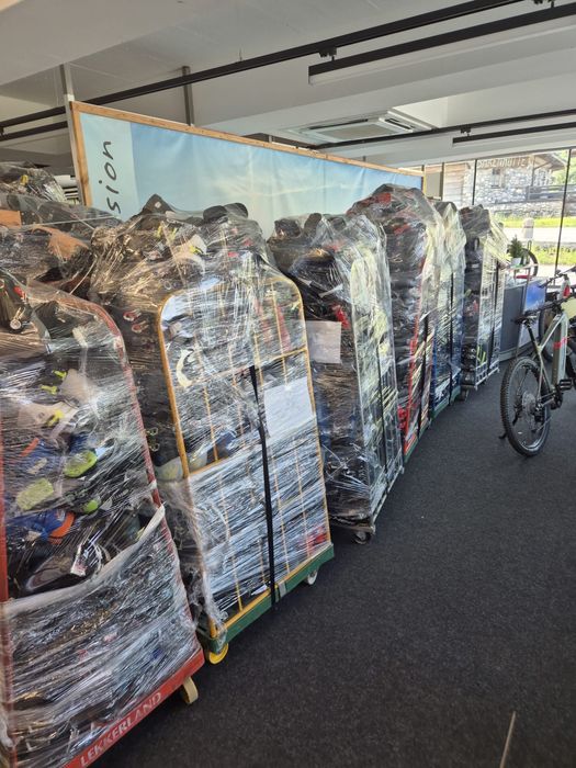 Лижі новий завіз.