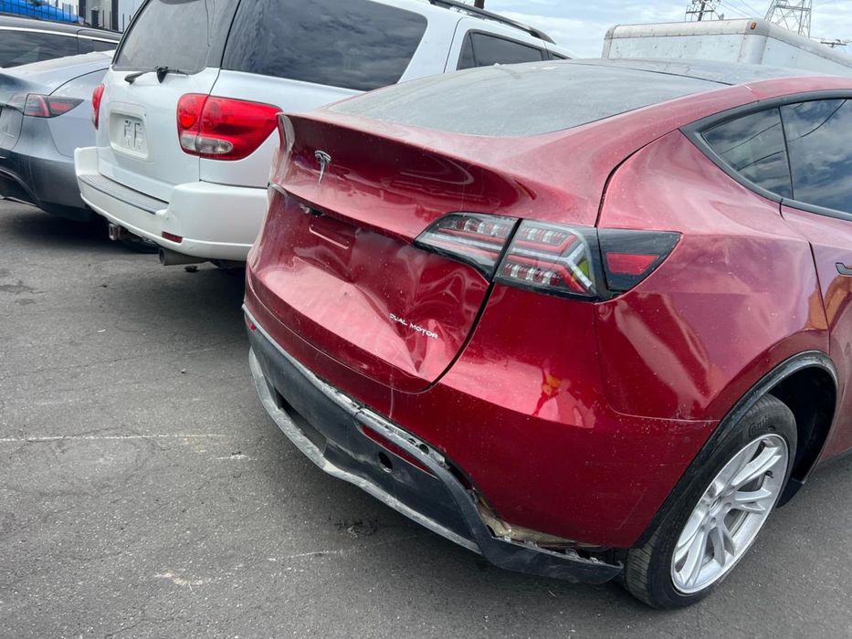 Tesla model Y DM 2024