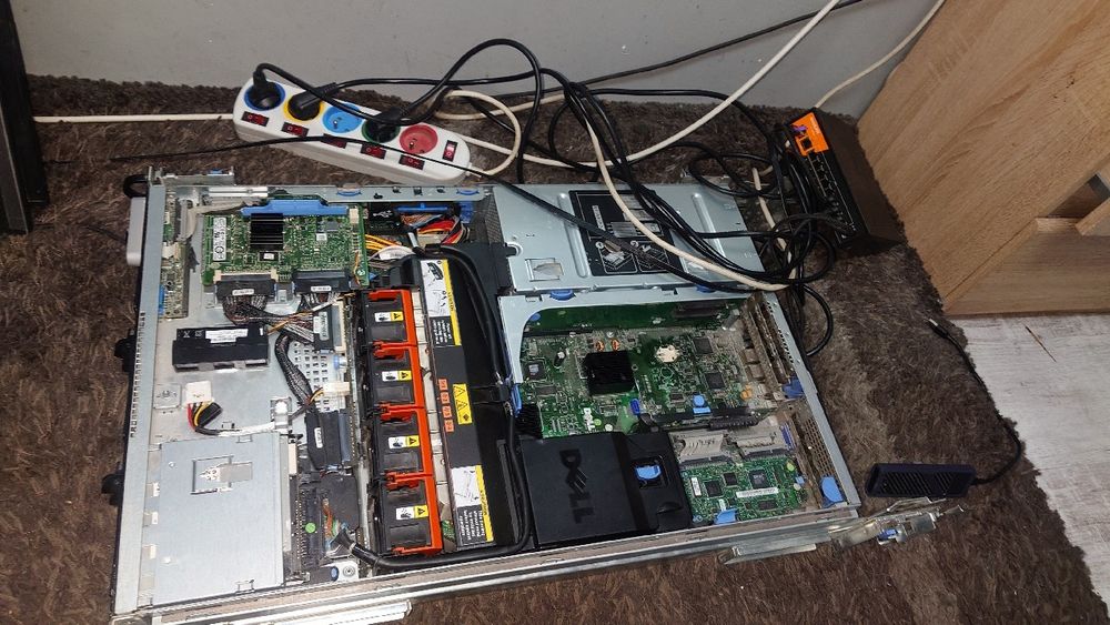 Server Dell Power Edge 2950 32GB Ram 2x Xeon e5450 3.00Ghz