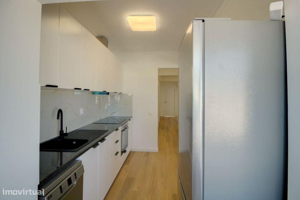 Apartamento T3 Totalmente Renovado, mobilado e com Vista Mar em Olhão