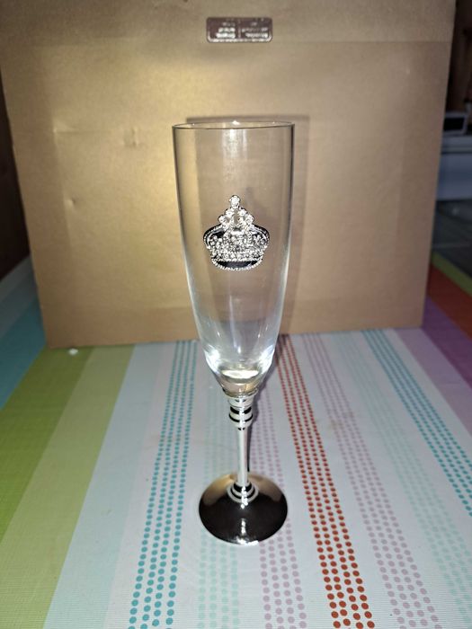 Весільні келихи продам