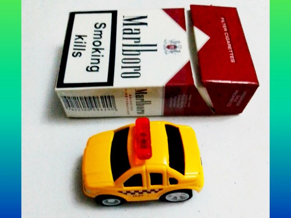 Такси игрушка небольшая