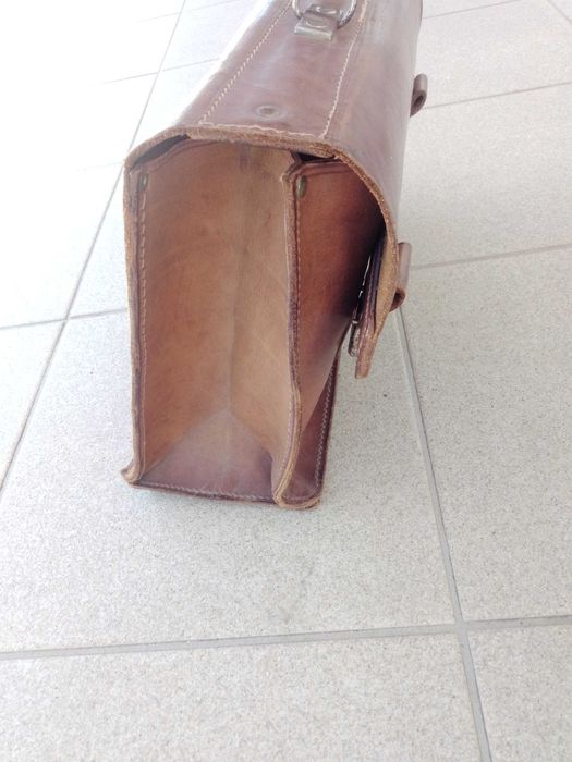 Mala cabedal feita à mão