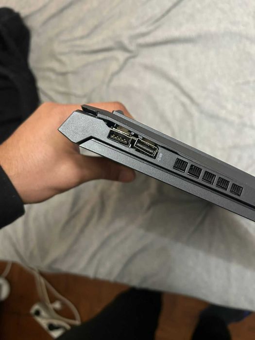 HP Victus 16 - RTX 3060 • AMD Ryzen 7 5800H • 16GB RAM