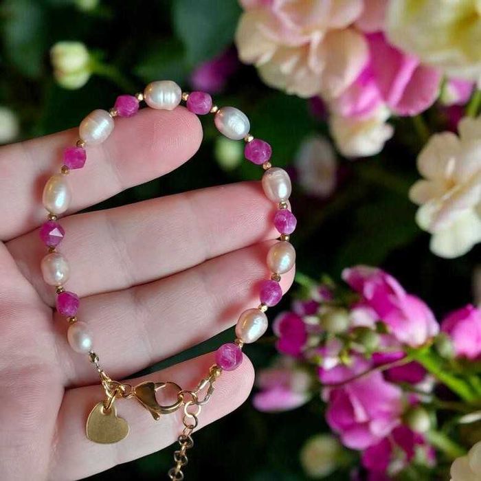 Bransoletka z kamienia naturalnego różowy turmalin, perły, hematyt.