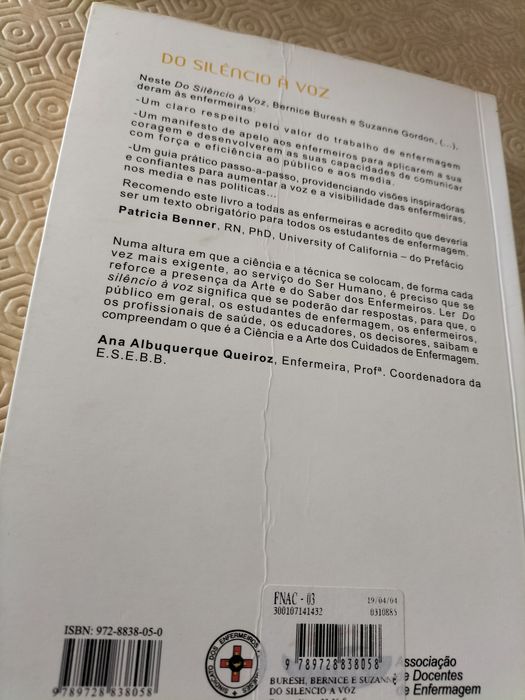 Do silêncio à voz