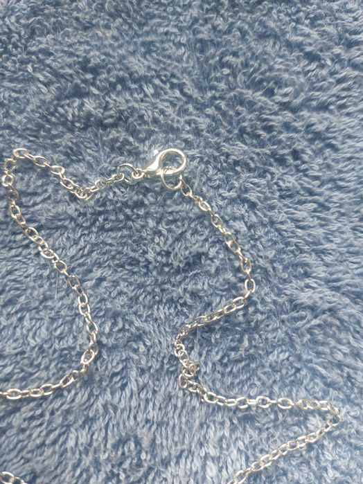 Підвіска у формі червоного каменю