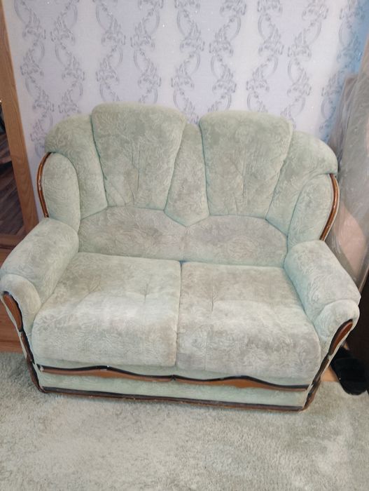 Продам диван в гарному стані 2000грн.