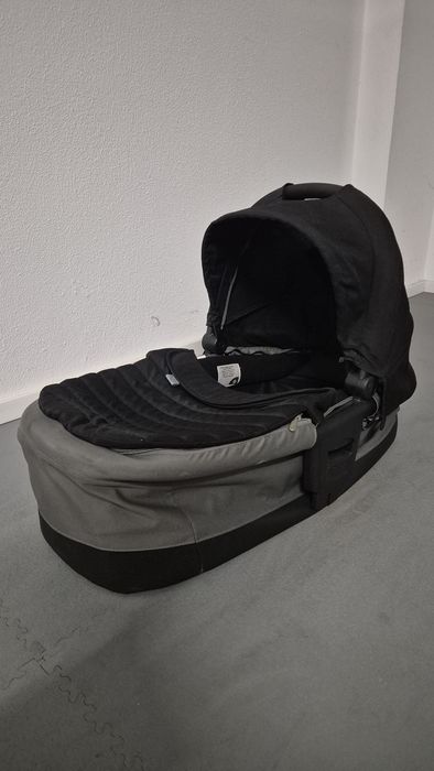 Carrinho e alcofa Britax