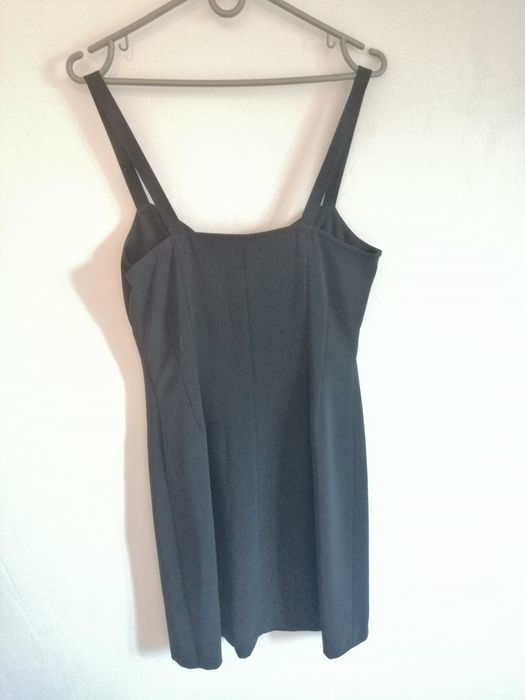 Маленька чорна сукня Little Black Dress