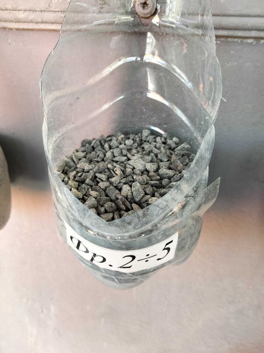 Пісок, щебінь,шутер, галька, відсів, вапняк,земля.Вивіз сміття.