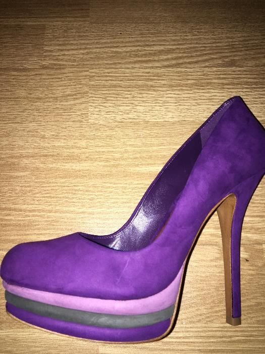 Sapatos Schutz novos!