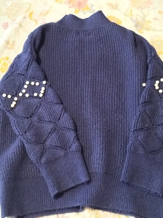 Granatowy sweter z perłami pól golf Savida  40 L