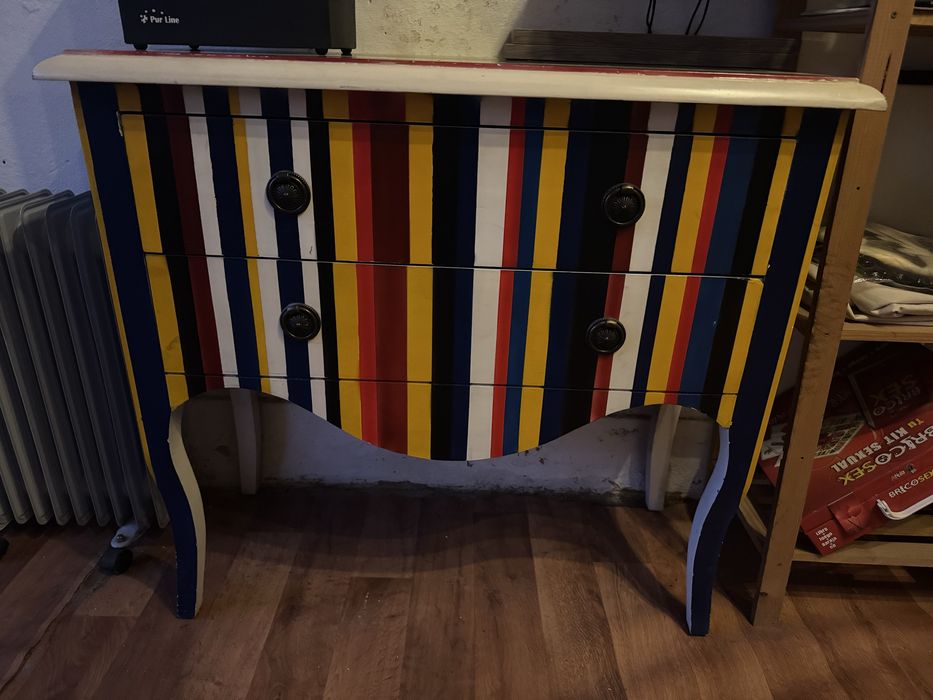 Movel cómoda com 2 gavetas (Marca AREA)