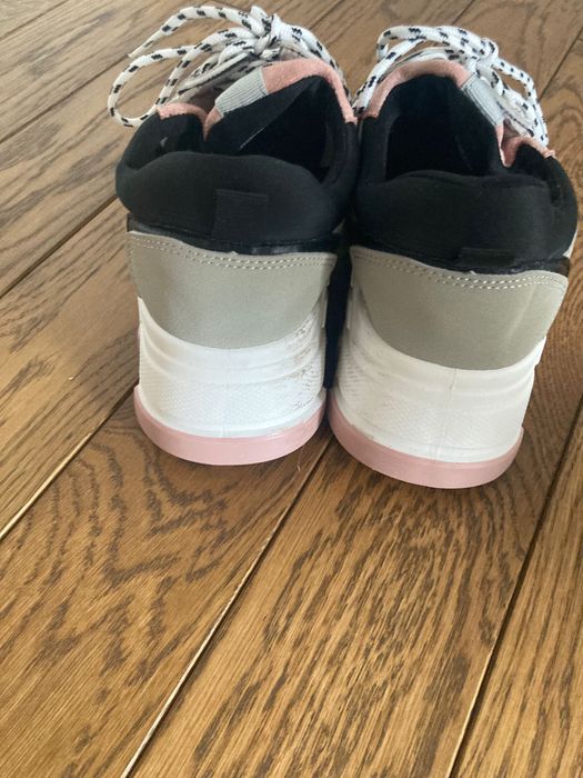 Kolorowe sneakersy, rozmiar 38, sinsay adidasy na koturnie