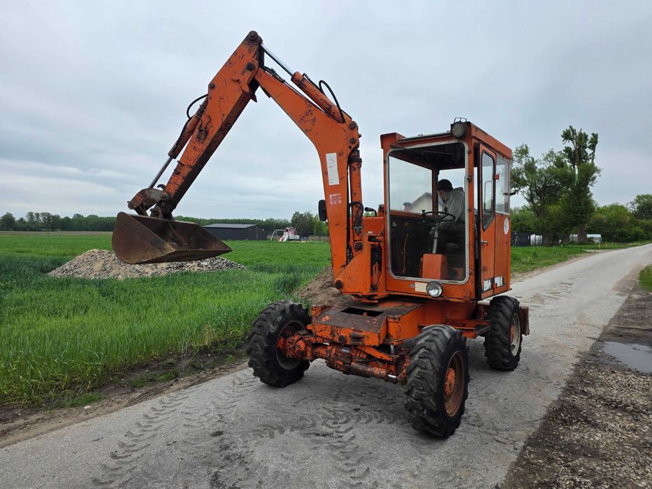 Koparka kołowa Schaeff waga 5500 kg   chwytak z rotatorem