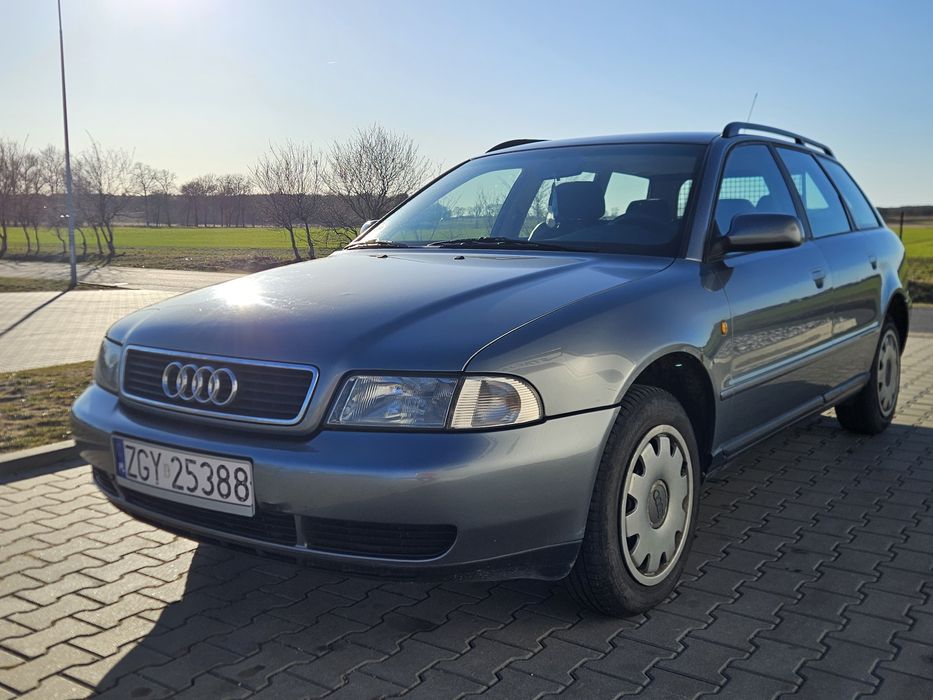 Audi A4 1.6* Climatronic * 10 lat w jednych rękach