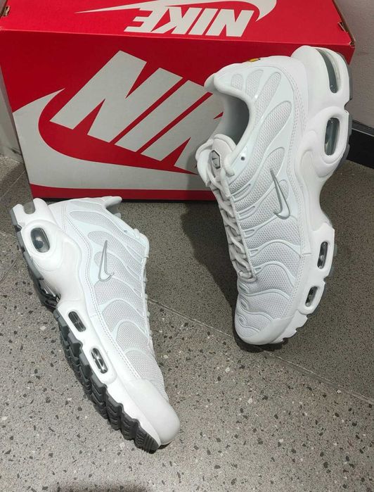 Buty do koszykówki Nike_Air_Max_TN_Plus_White R.40