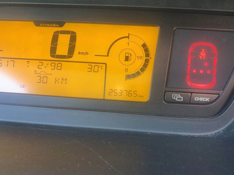 Ситроен с4 Пикассо отличное состояние или обмен на бус пассажир