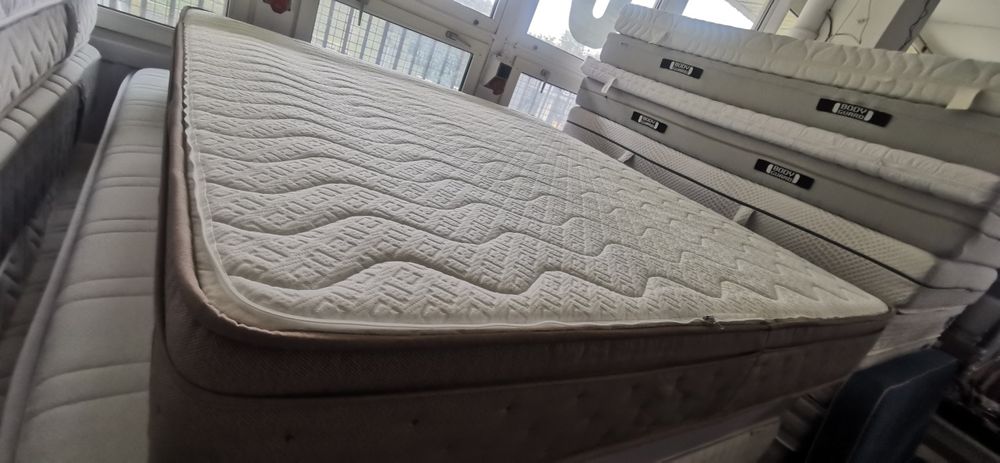 Super gruby materac z nakładką 180x200 x28cm stan idealny