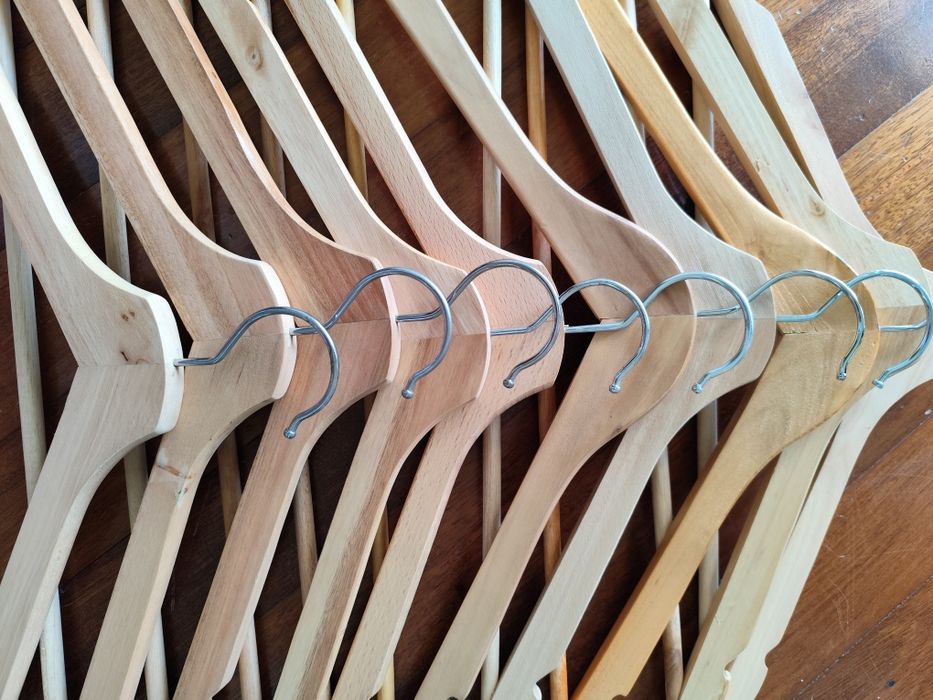 Cabides em madeira x15