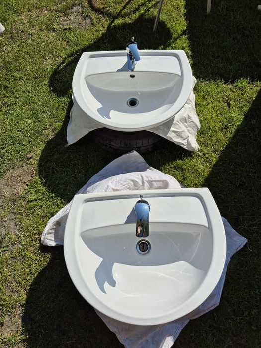 Umywalki Allia z baterią