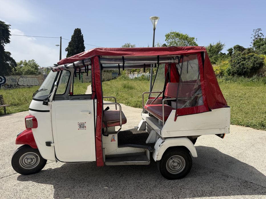 Tuk tuk Piaggio eletrico com baterias de litio