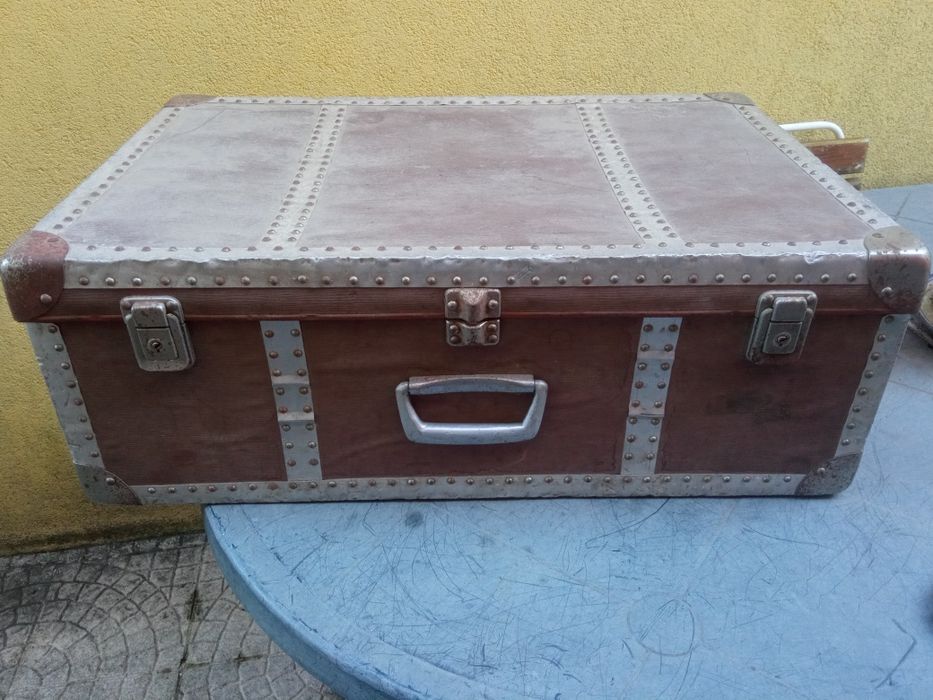 Mala antiga em bom estado