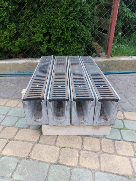 Odwodnienie liniowe , korytko 4 sztuki