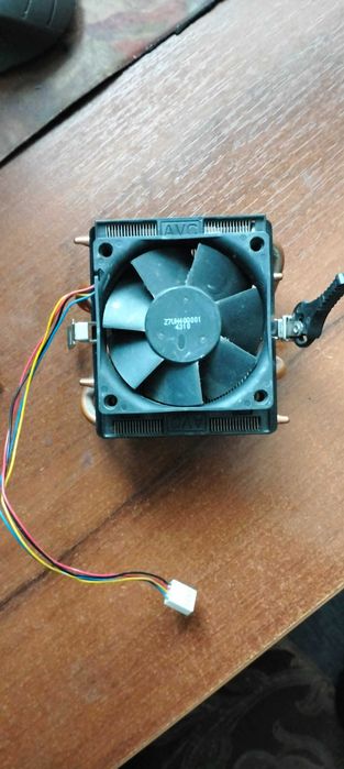 Материнська плата ASUS M4A77T