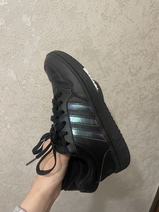 Кроссовки Adidas Hoops